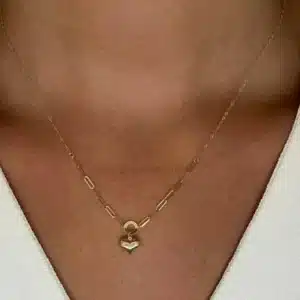 گردنبند با پلاک قلبی