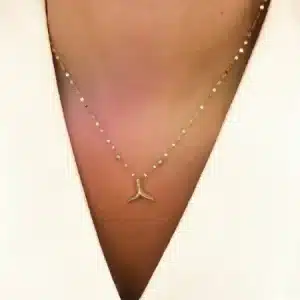 گردنبند با پلاک مینیمال